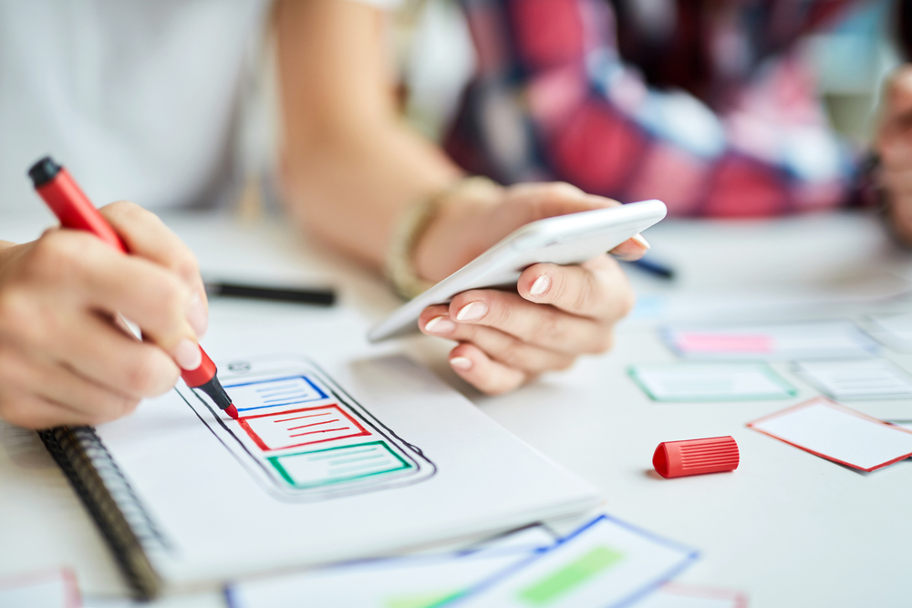 طراحی اپلیکیشن موبایل در قم