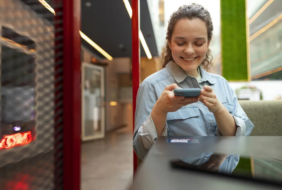 مزایای داشتن اپلیکیشن نوبت دهی برای مشاغل خدماتی: دسترسی راحت برای مشتریان در هر زمان و مکان