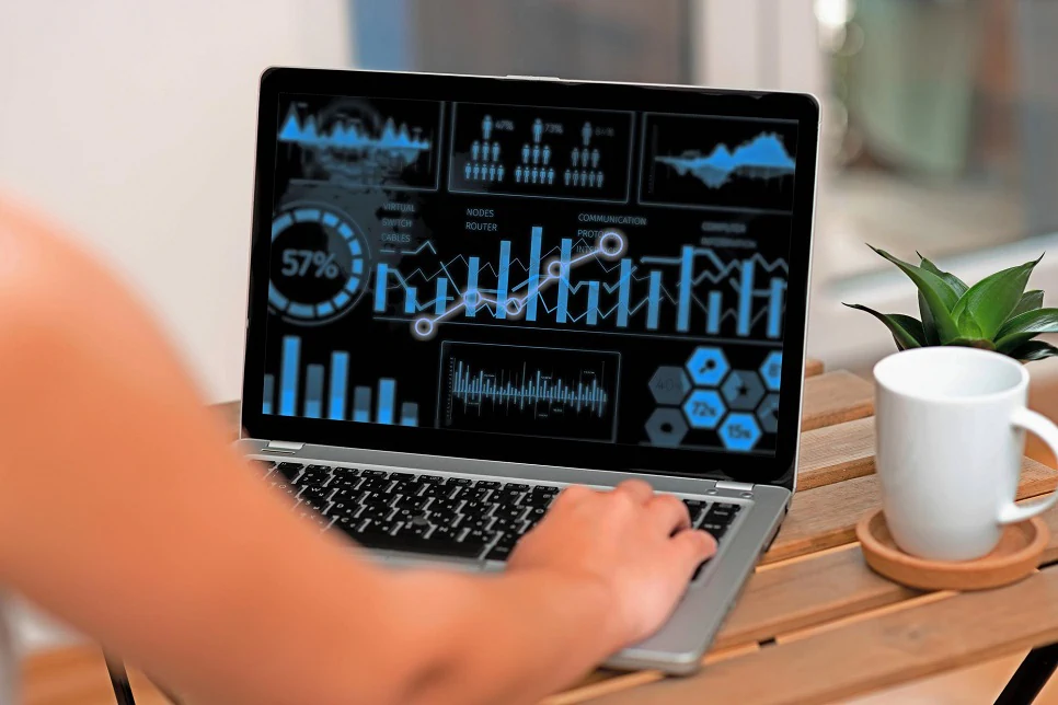 نحوه پرامپت نویسی اصولی هوش مصنوعی برای توسعه وب: ایجاد داشبورد مدیریتی