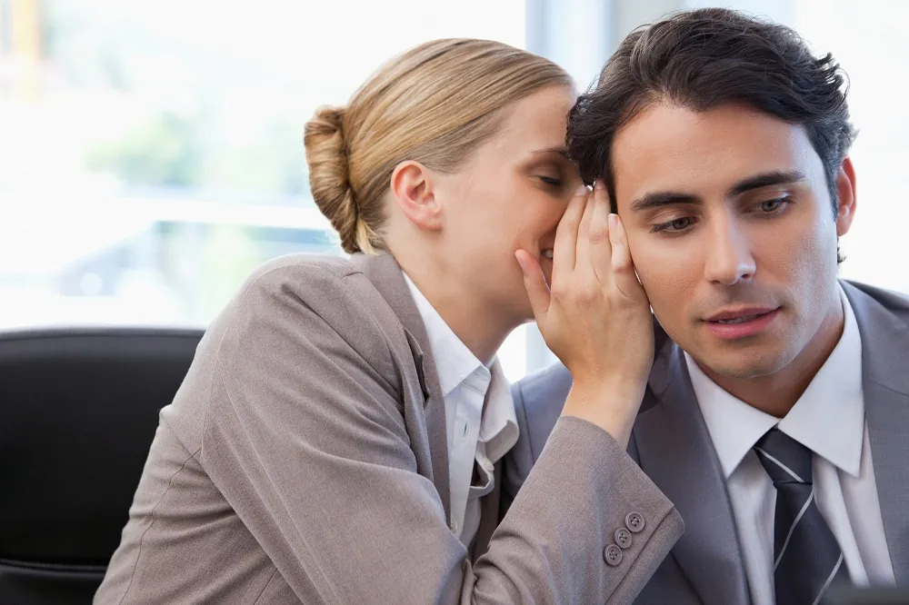 چرا شنونده بودن در فروش اهمیت بیشتری از صحبت کردن دارد؟